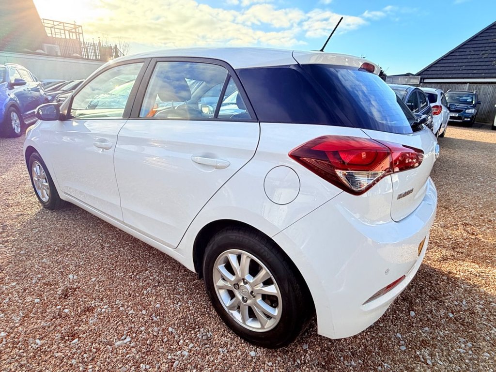 Used Hyundai i20 2017 for sale - 77558069: Photo 3
