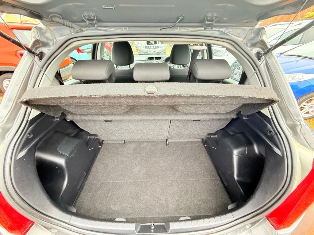 Used Toyota Yaris 2012 for sale - 76751071: Photo 19