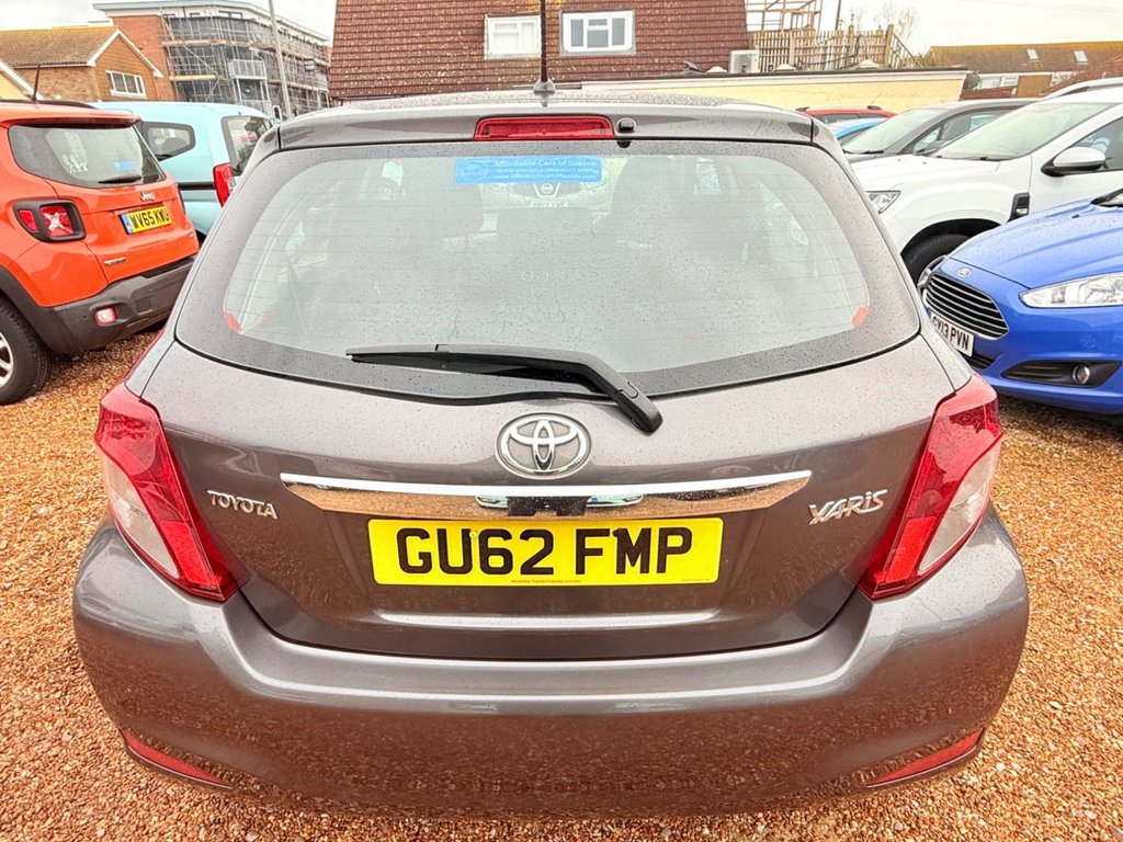 Used Toyota Yaris 2012 for sale - 76751071: Photo 5