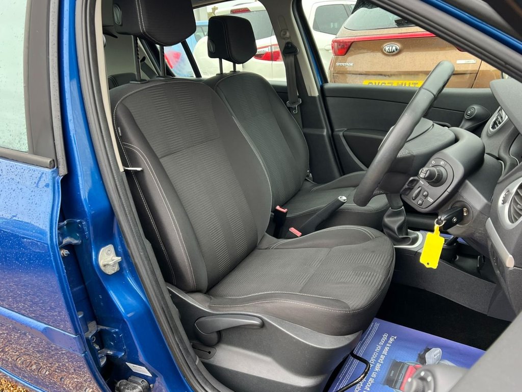 Used Renault Clio 2010 for sale - 77621827: Photo 15