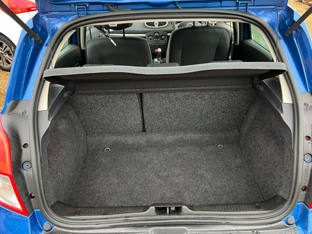 Used Renault Clio 2010 for sale - 77621827: Photo 18