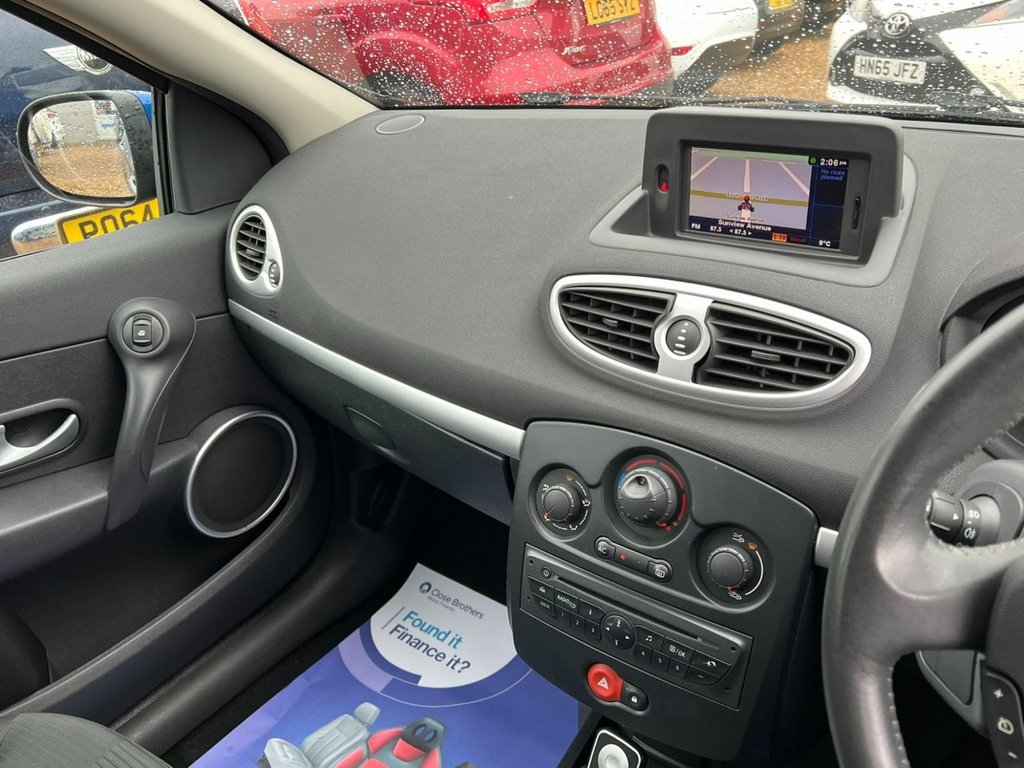 Used Renault Clio 2010 for sale - 77621827: Photo 27