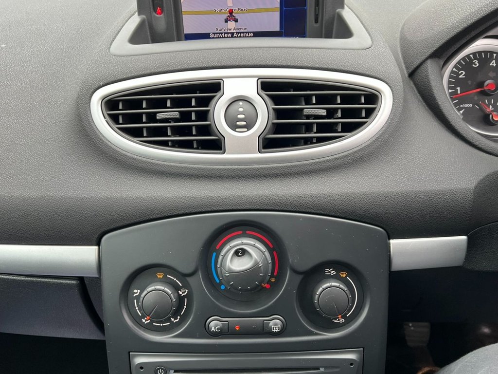 Used Renault Clio 2010 for sale - 77621827: Photo 29