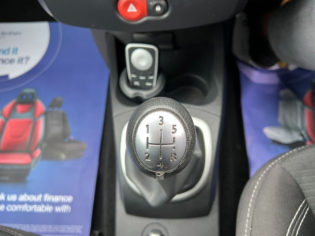 Used Renault Clio 2010 for sale - 77621827: Photo 32