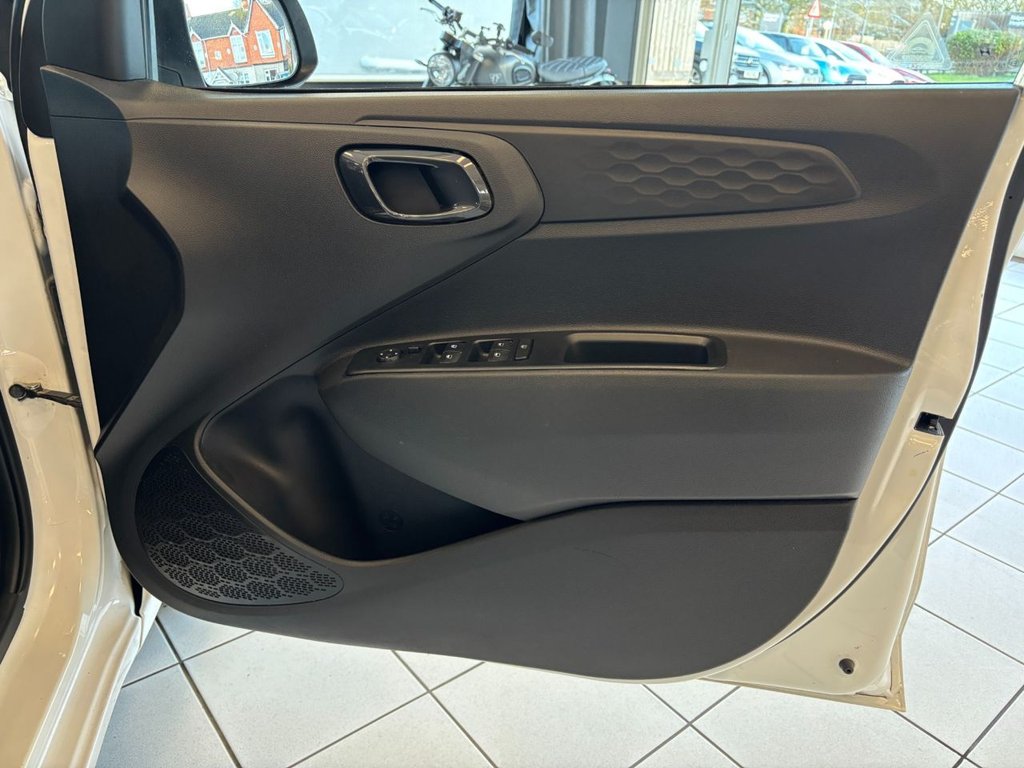 Used Hyundai i10 2021 for sale - 77226568: Photo 44