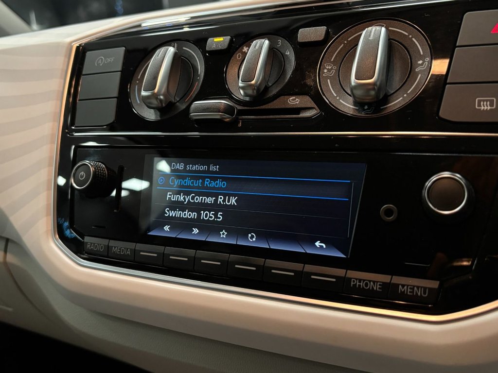 Used Volkswagen up! 2018 for sale - 77037644: Photo 30