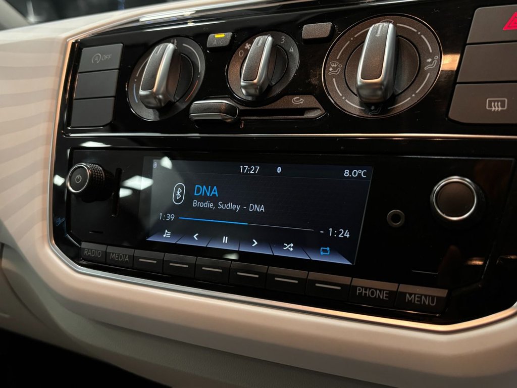 Used Volkswagen up! 2018 for sale - 77037644: Photo 31