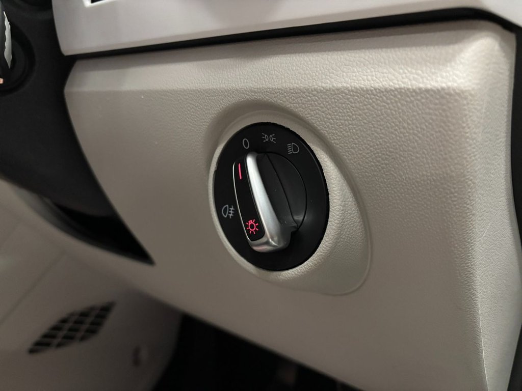 Used Volkswagen up! 2018 for sale - 77037644: Photo 45