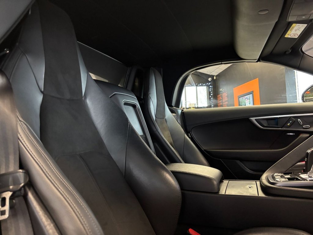 Used Jaguar F-Type 2017 for sale - 76985978: Photo 32
