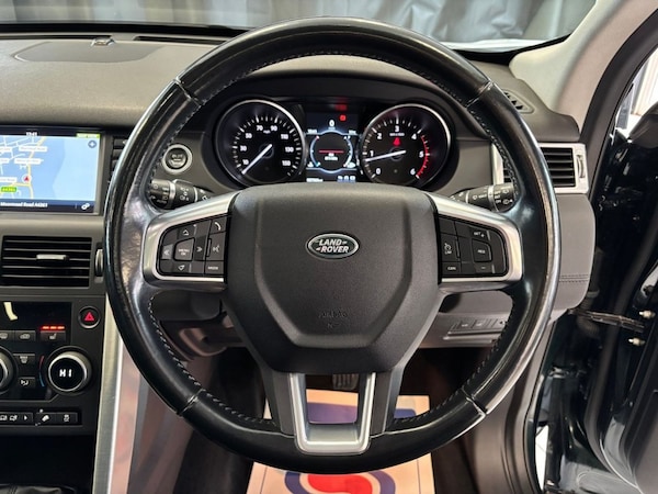 Used Land Rover Discovery Sport 2016 for sale - 76266600: Photo 25