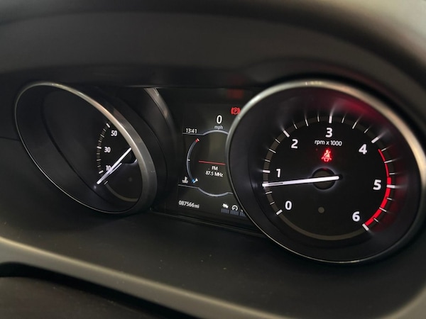 Used Land Rover Discovery Sport 2016 for sale - 76266600: Photo 28