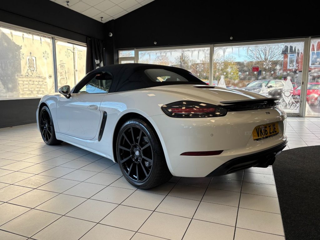 Used Porsche 718 Boxster 2016 for sale - 76867617: Photo 16