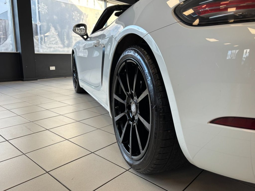 Used Porsche 718 Boxster 2016 for sale - 76867617: Photo 17