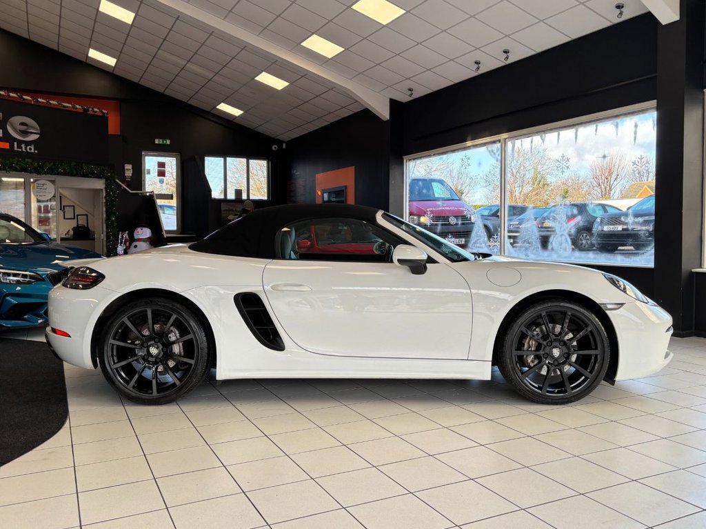 Used Porsche 718 Boxster 2016 for sale - 76867617: Photo 26