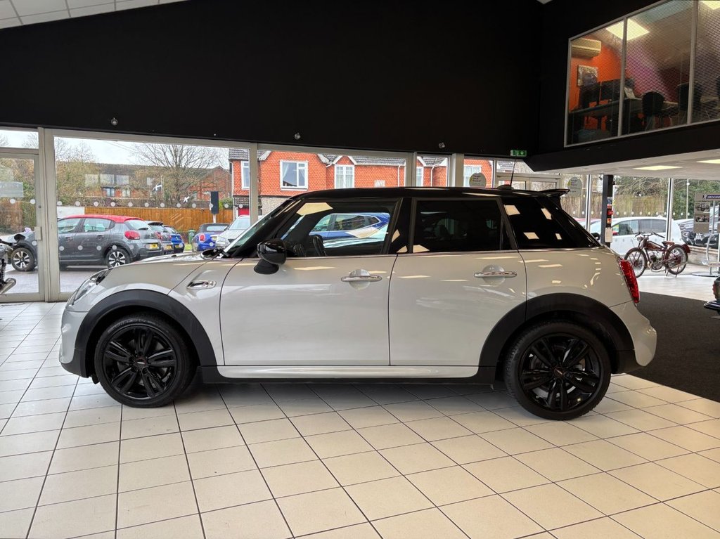 Used MINI Hatch 2021 for sale - 77408733: Photo 11