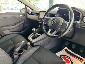 Used Renault Clio 2020 for sale - 79437780: Photo
