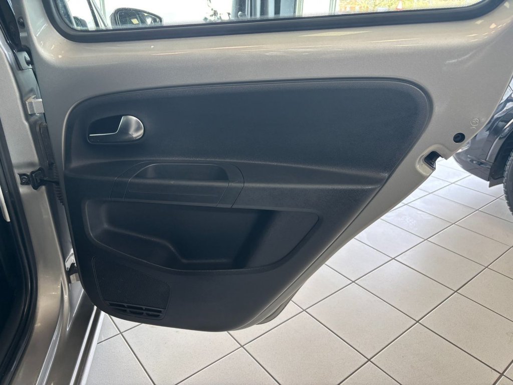 Used Volkswagen up! 2015 for sale - 77764941: Photo 40