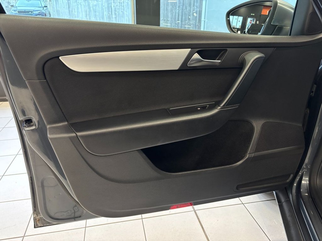 Used Volkswagen Passat 2012 for sale - 77547143: Photo 45