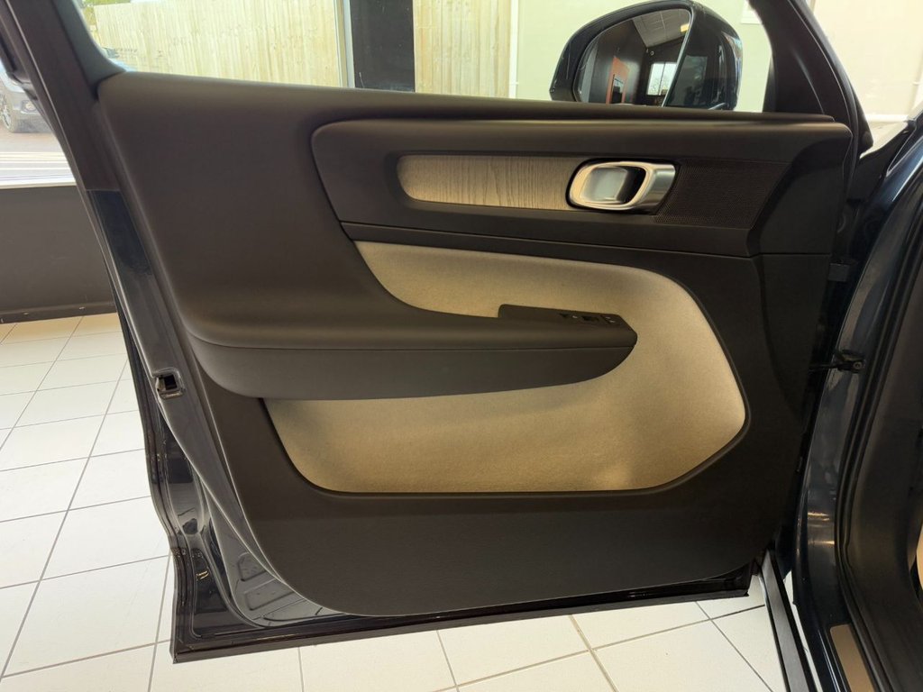 Used Volvo XC40 2019 for sale - 77319536: Photo 37