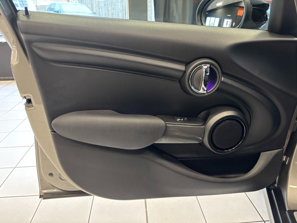 Used MINI Hatch 2019 for sale - 76768244: Photo 45