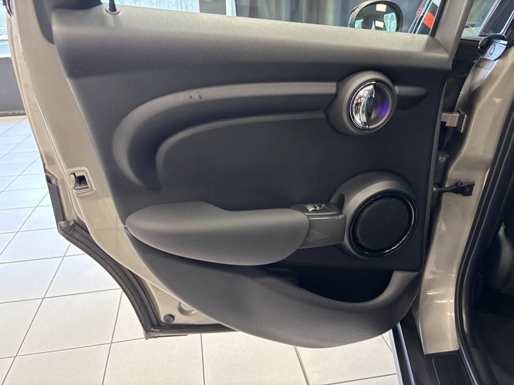 Used MINI Hatch 2019 for sale - 76768244: Photo 47