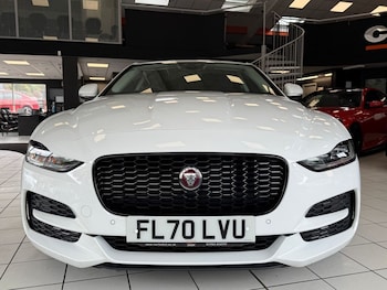Used Jaguar XE 2020 for sale - 76018882: Photo