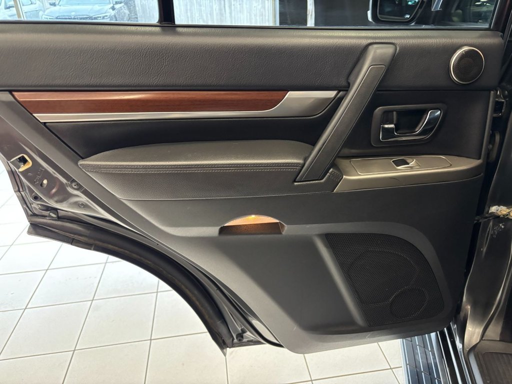 Used Mitsubishi Shogun 2013 for sale - 76631799: Photo 46