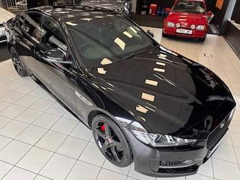 Used Jaguar XE 2017 for sale - 75473453: Photo