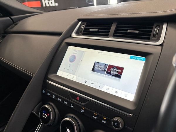 Used Jaguar E-Pace 2018 for sale - 75335461: Photo 43