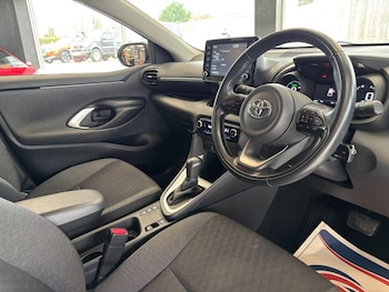 Used Toyota Yaris 2022 for sale - 77806003: Photo