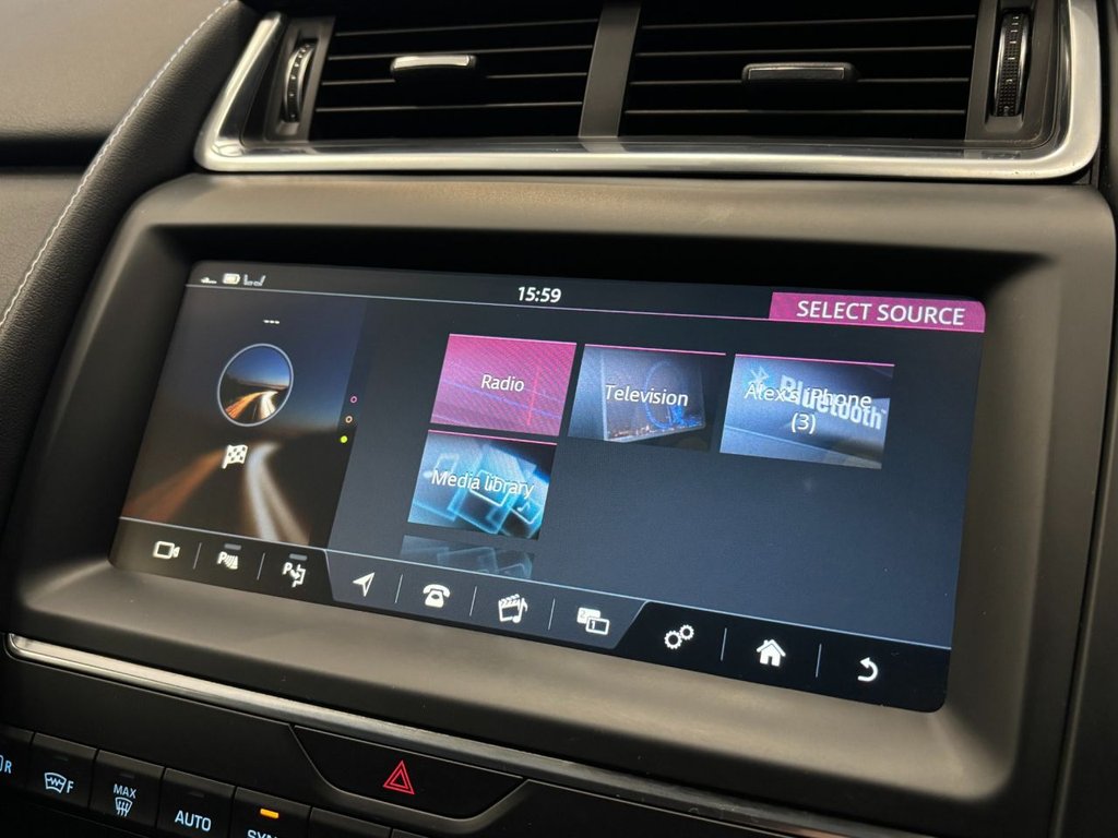 Used Jaguar E-Pace 2018 for sale - 77383895: Photo 41