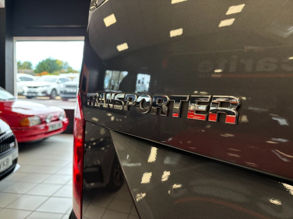 Used Volkswagen Transporter Shuttle 2018 for sale - 76356287: Photo 10