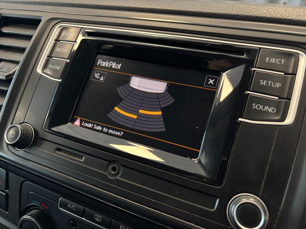 Used Volkswagen Transporter Shuttle 2018 for sale - 76356287: Photo 24