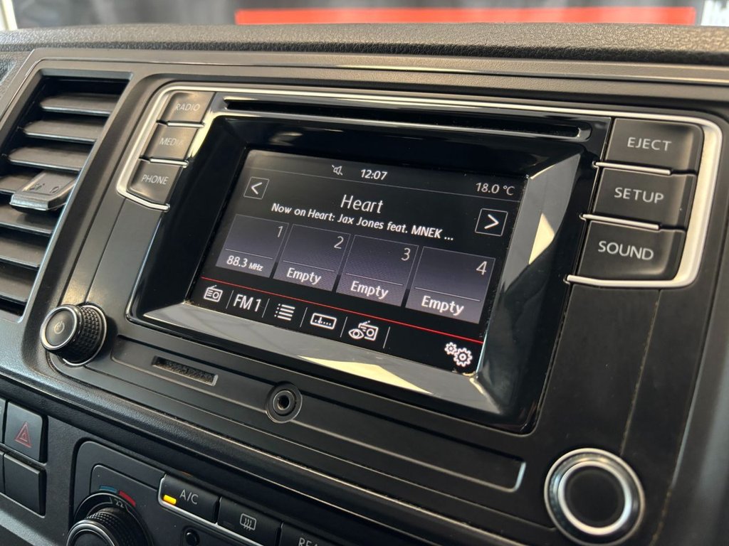 Used Volkswagen Transporter Shuttle 2018 for sale - 76356287: Photo 26