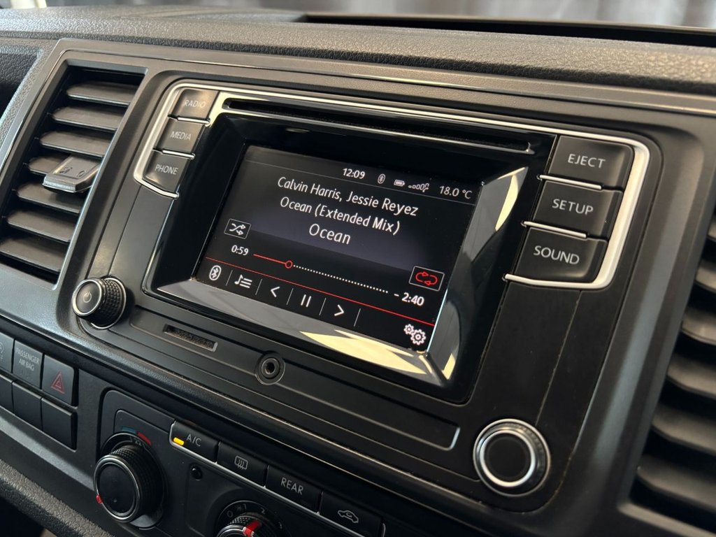 Used Volkswagen Transporter Shuttle 2018 for sale - 76356287: Photo 29