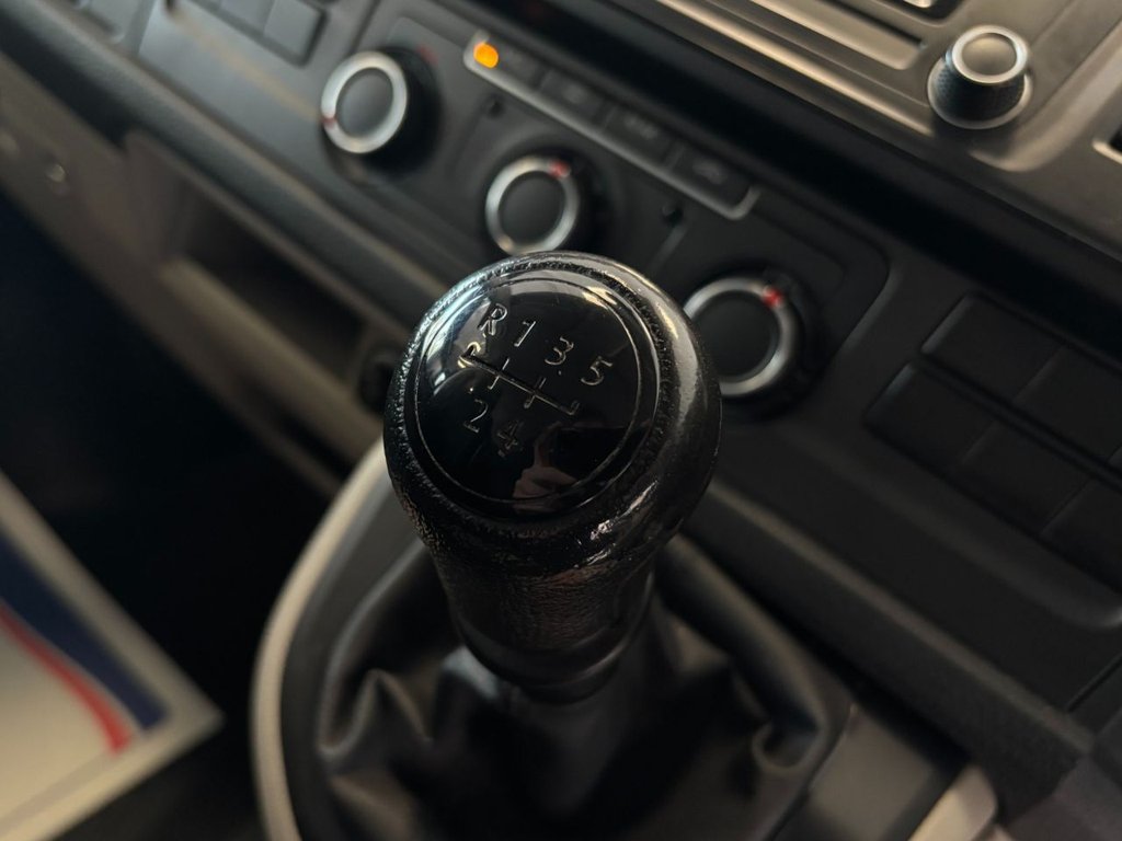 Used Volkswagen Transporter Shuttle 2018 for sale - 76356287: Photo 32