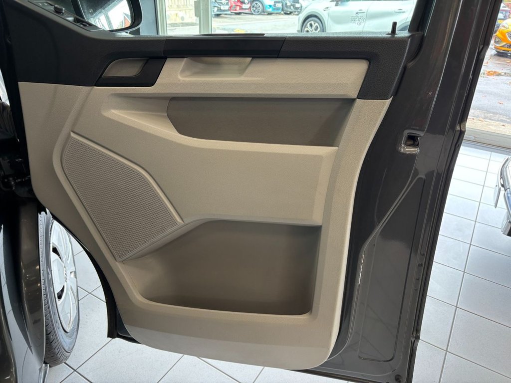 Used Volkswagen Transporter Shuttle 2018 for sale - 76356287: Photo 42