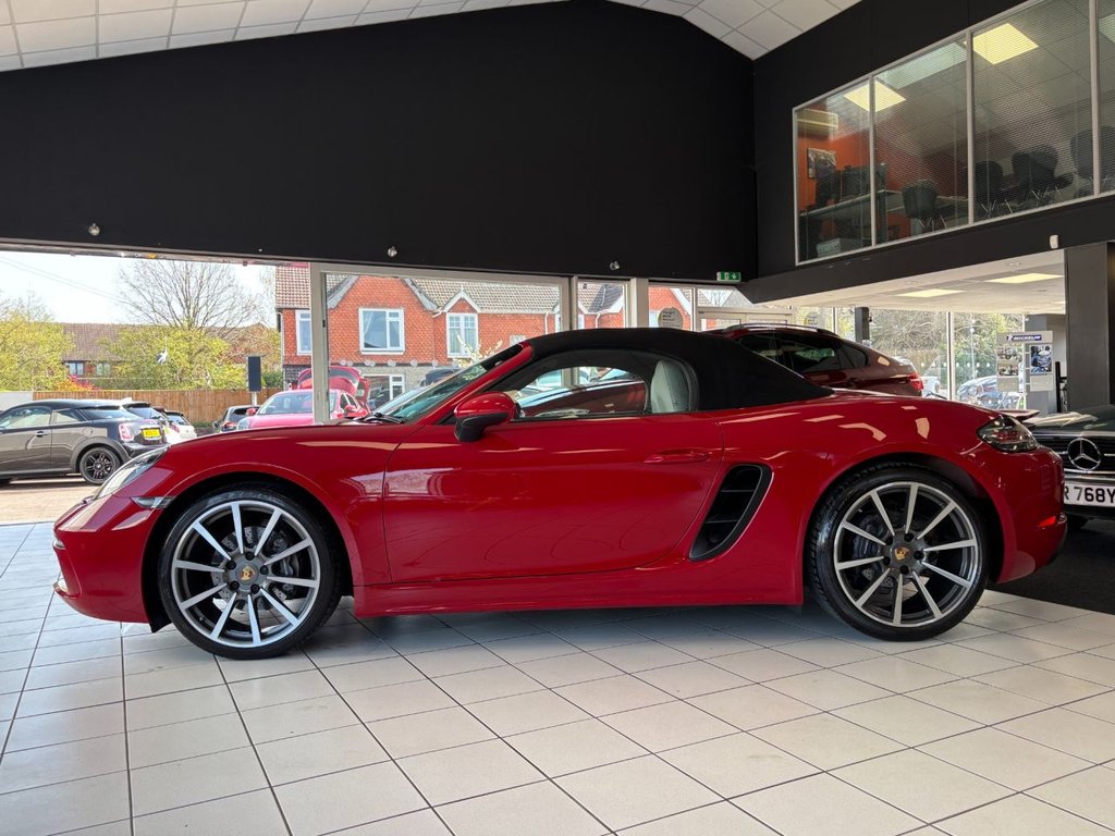 Used Porsche Boxster 2017 for sale - 78200153: Photo 13