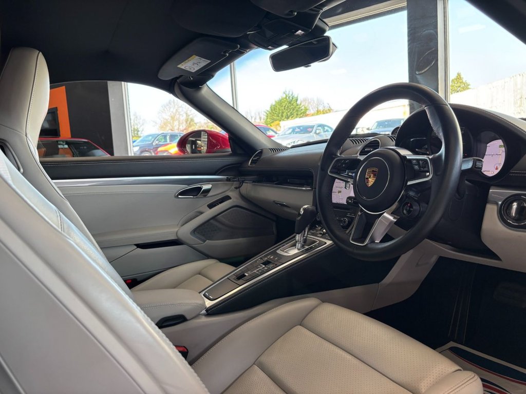 Used Porsche Boxster 2017 for sale - 78200153: Photo 3