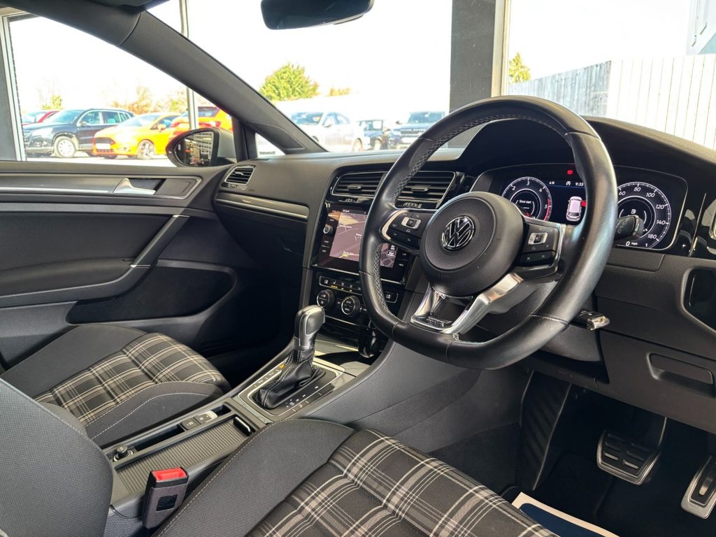 Used Volkswagen Golf 2017 for sale - 78167061: Photo 24