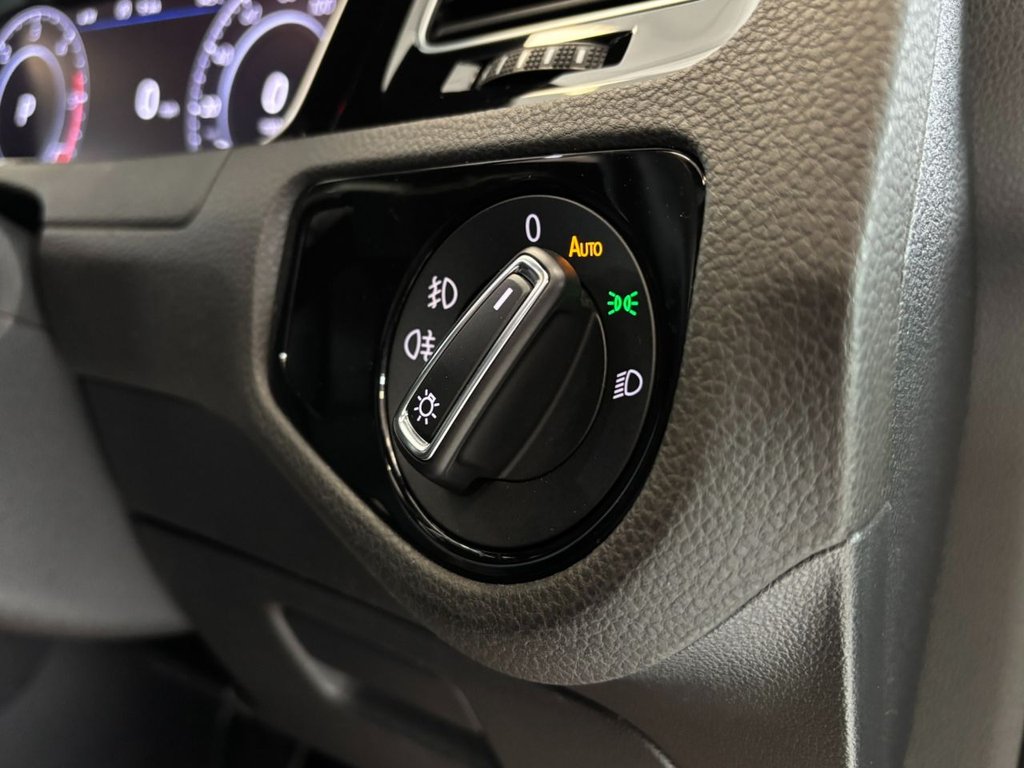 Used Volkswagen Golf 2017 for sale - 78110401: Photo 31