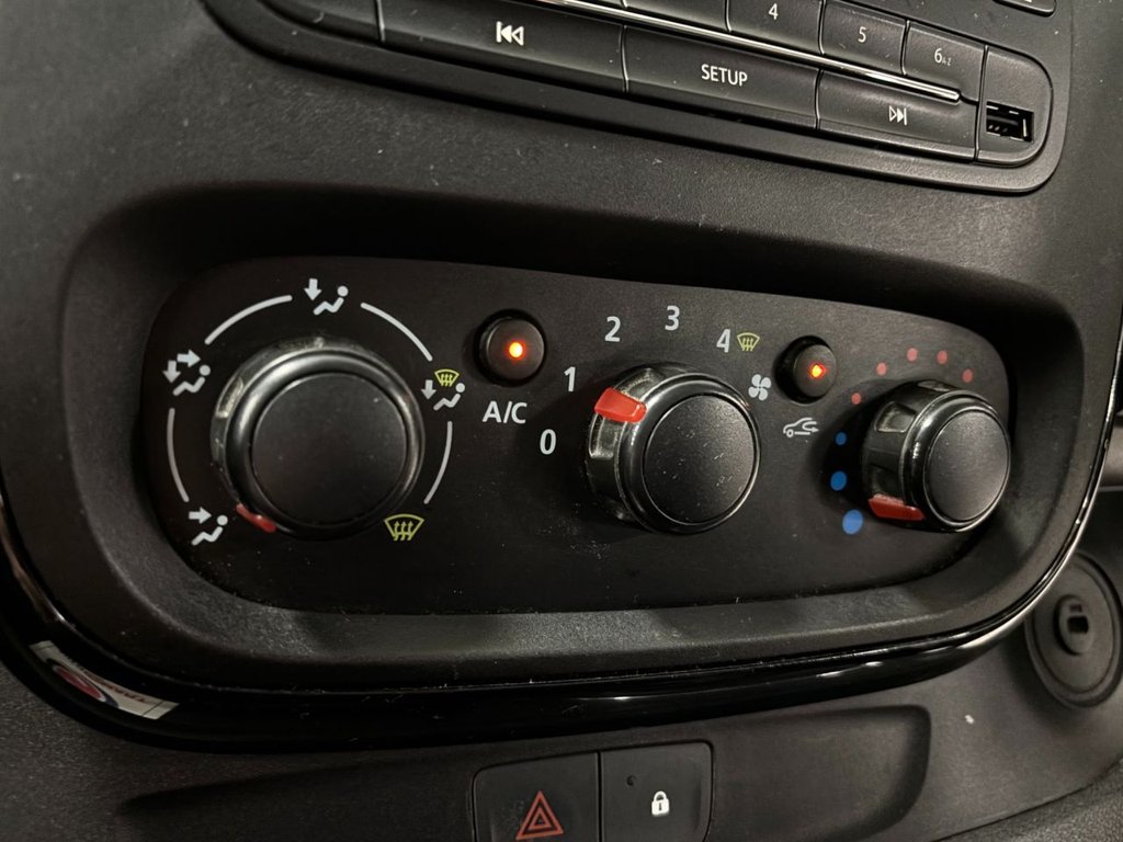 Used Vauxhall Vivaro 2018 for sale - 77199852: Photo 31