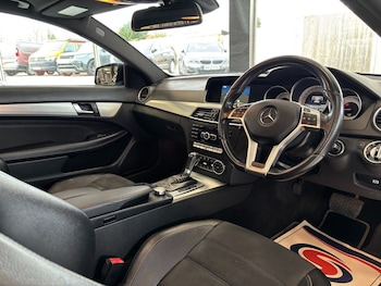 Used Mercedes-Benz C Class 2015 for sale - 77583277: Photo