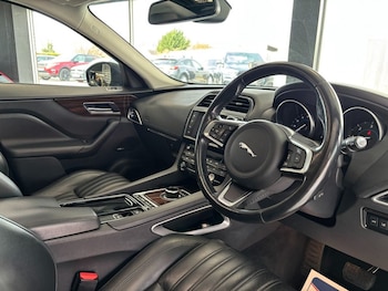 Used Jaguar F-Pace 2018 for sale - 78241159: Photo