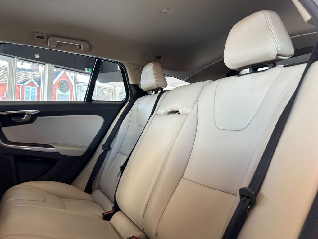 Used Volvo V60 2018 for sale - 77719744: Photo 41