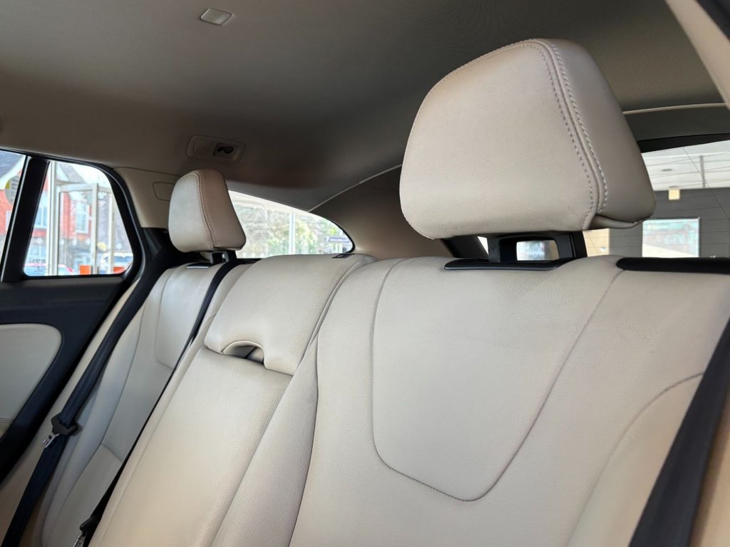 Used Volvo V60 2018 for sale - 77719744: Photo 42