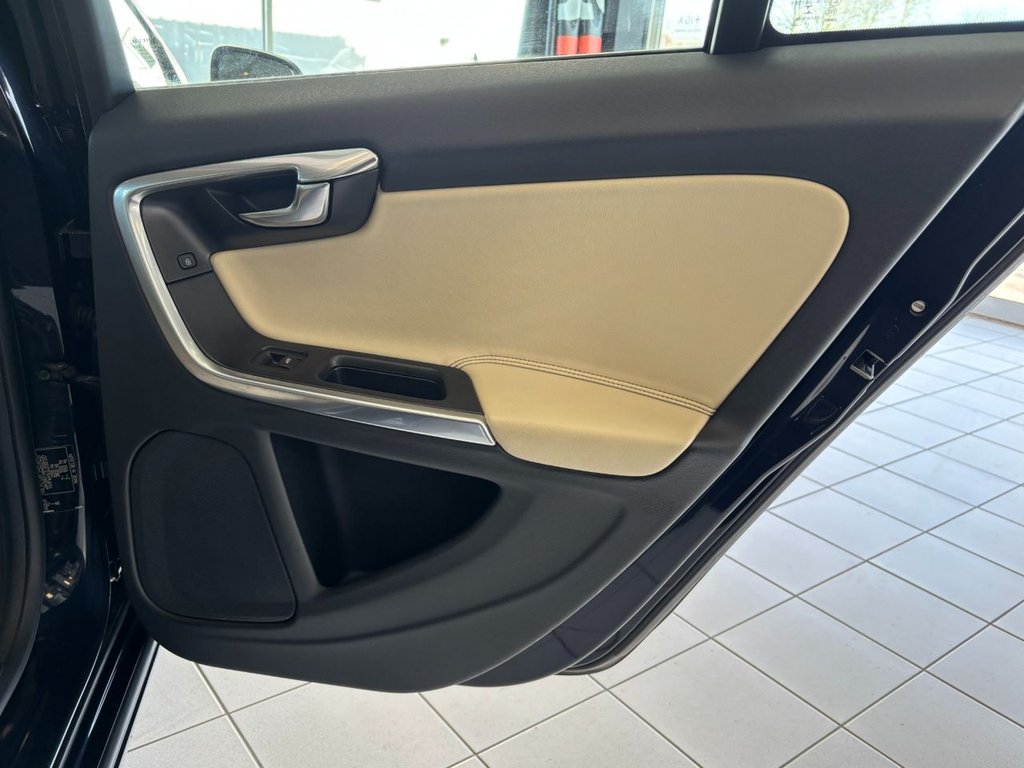 Used Volvo V60 2018 for sale - 77719744: Photo 44
