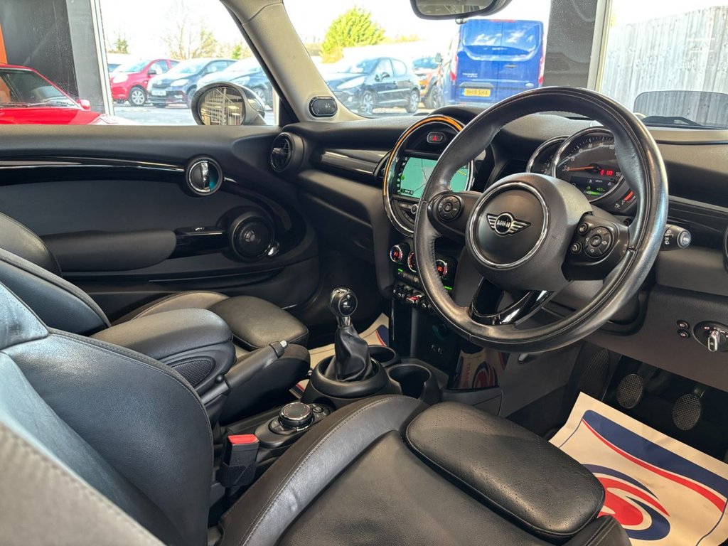 Used MINI Hatch 2018 for sale - 77263408: Photo 2