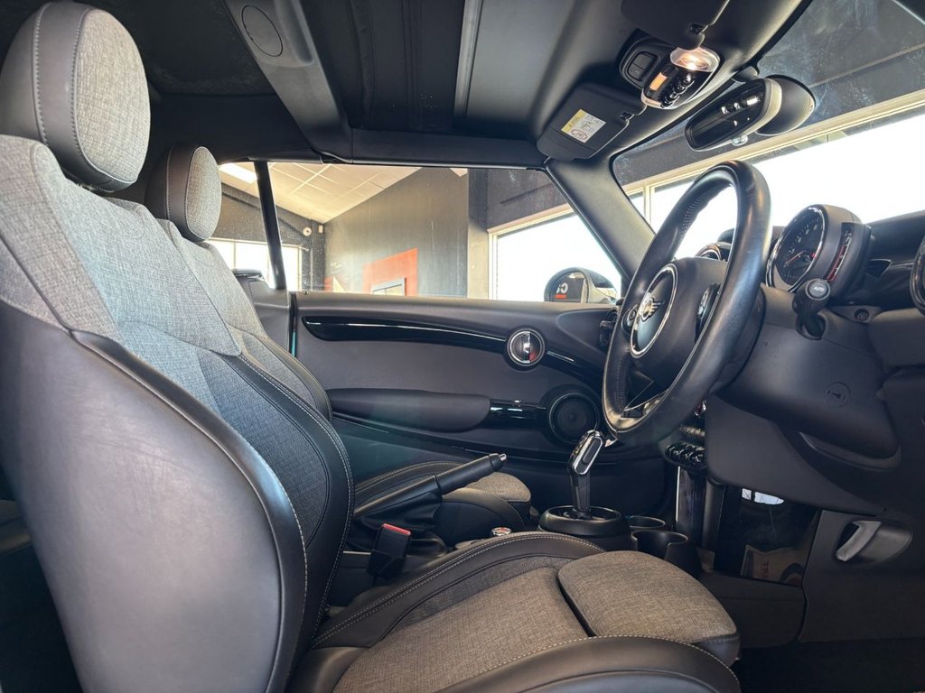 Used MINI Convertible 2018 for sale - 77936208: Photo 32