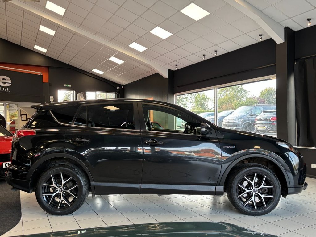 Used Toyota RAV4 2017 for sale - 76132244: Photo 14